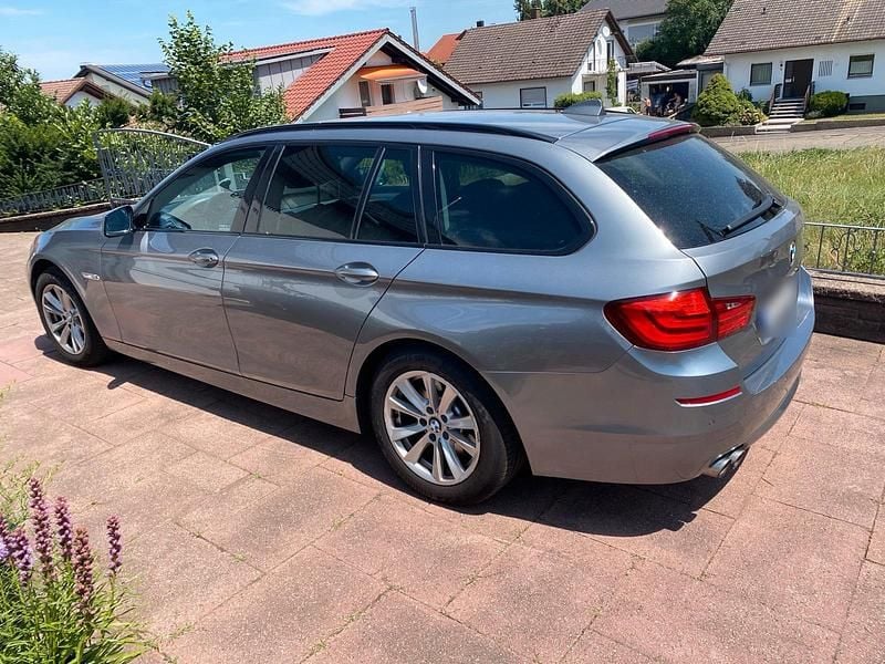 Gebraucht BMW 520 184 PS (135 kW) 2011 Grau Kombi
