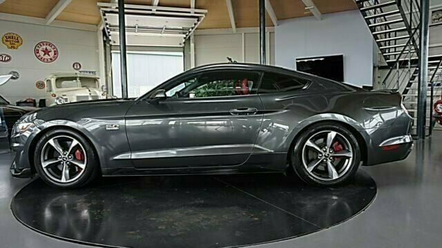 Gebraucht Ford Mustang GT 437 PS (321 kW) 2017 Grau metallic Coupé