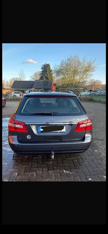 Second-hand Mercedes E250 204 CP (150 kW) 2009 Gri Break