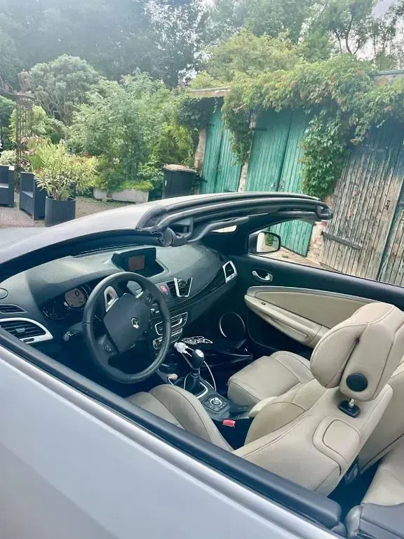Gebraucht Renault Mégane Cabriolet Luxe 131 PS (96 kW) 2011 Weiß Cabrio