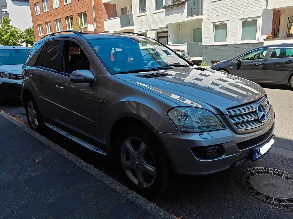 Gebraucht Mercedes ML320 224 PS (164 kW) 2006 Grau SUV