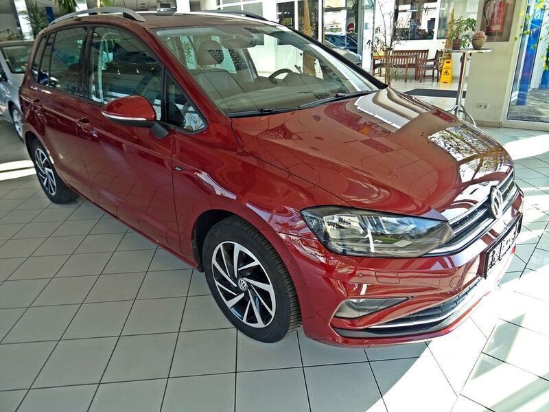 Cranberry red metallic Gebraucht 2018 VW Golf Sportsvan Join Van / Kleinbus | 14.500 € (Guter Preis) - Bild 1/4
