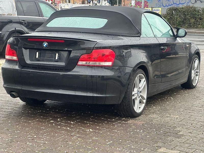 Gebraucht BMW 120 Cabriolet Advantage 177 PS (130 kW) 2011 Saphirschwarz (metallic) Cabrio