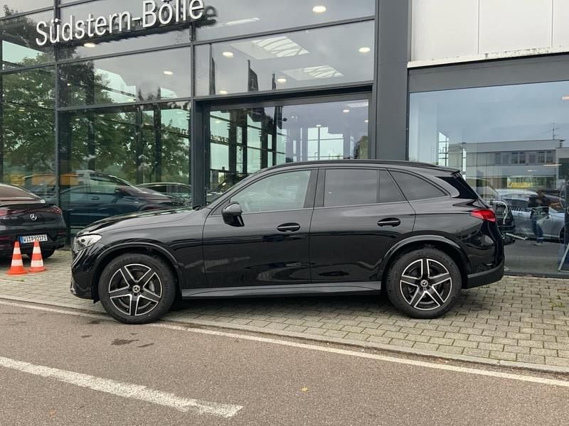 Gebraucht Mercedes GLC300 AMG 258 PS (189 kW) 2025 Metalliclack obsidianschwarz SUV