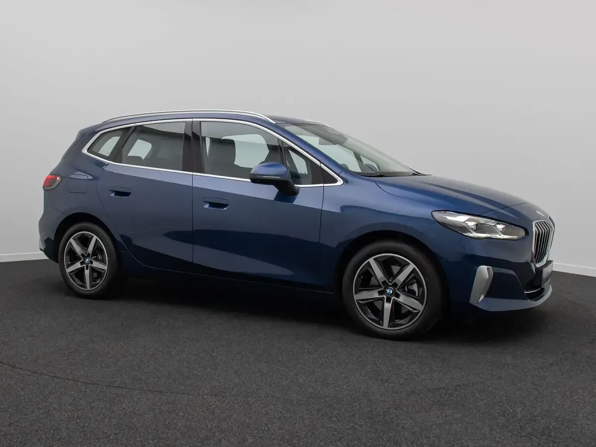 Gebraucht BMW 223 Active Tourer Luxury Line 218 PS (160 kW) 2022 Blau Van / Kleinbus