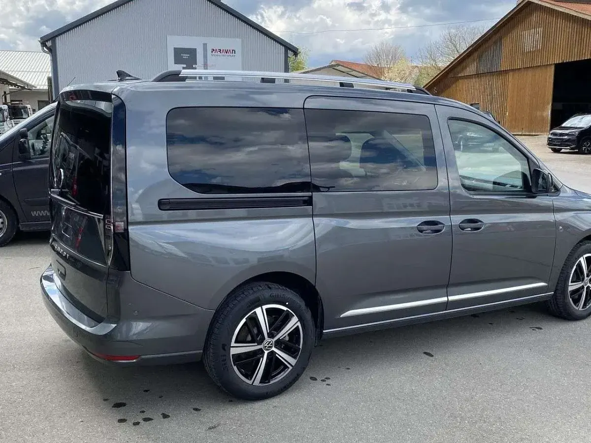 Używany VW Caddy Maxi Style 116 KM (85 kW) 2024 Szary Minivan
