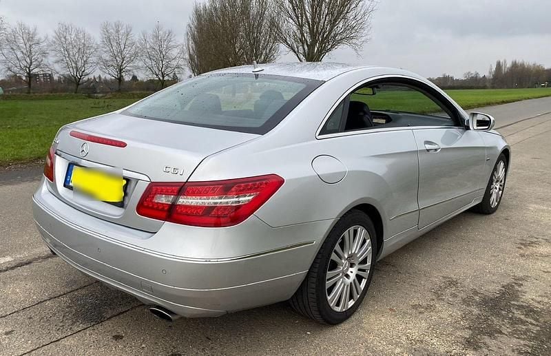 Gebraucht Mercedes E350 292 PS (214 kW) 2009 Grau Coupé
