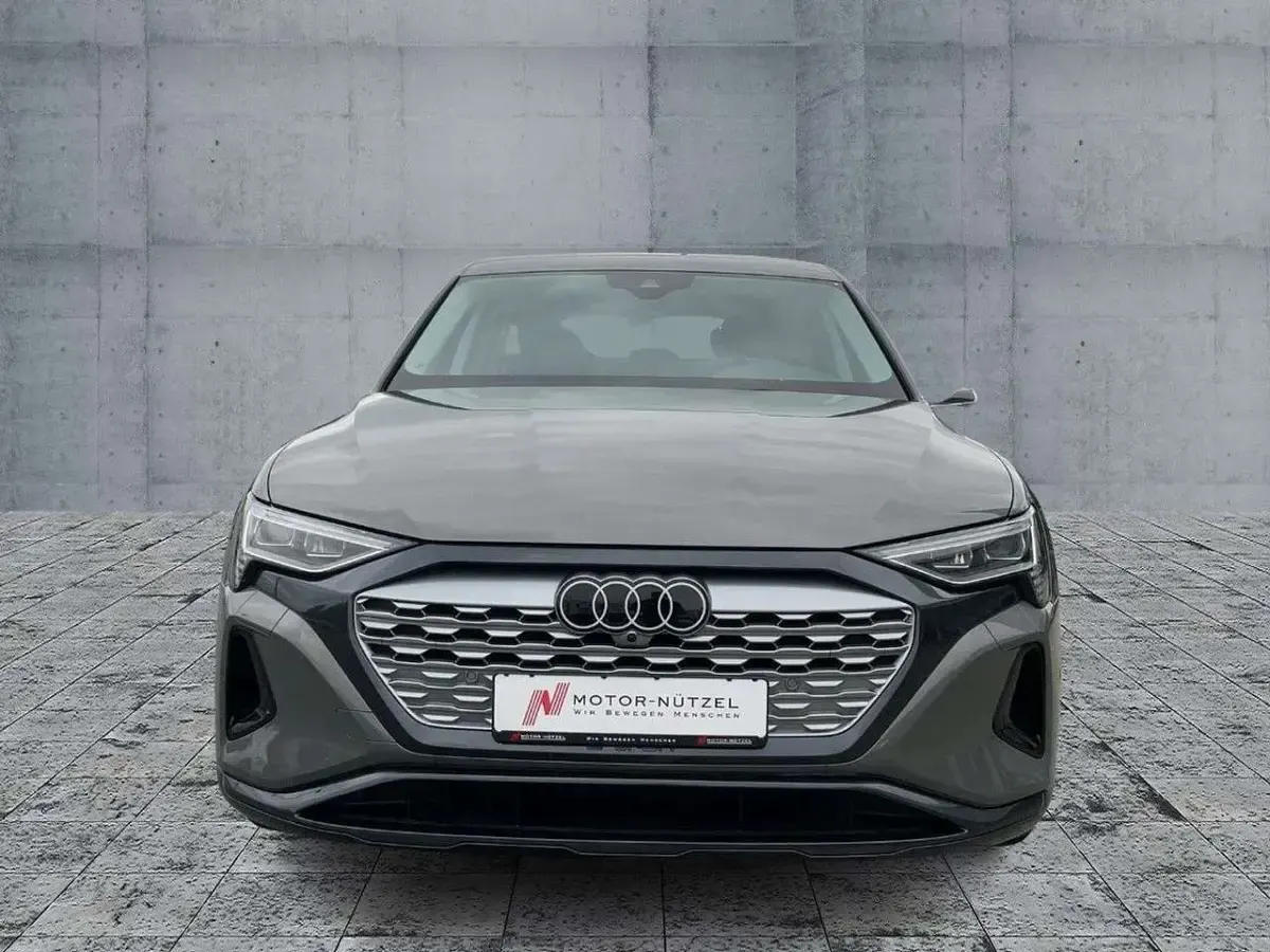 Gebraucht Audi Q8 e-tron Advanced 300 kW (408 PS) 2023 Chronosgrau metallic SUV