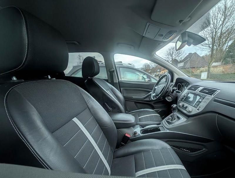 Gebraucht Ford Kuga Trend 163 PS (119 kW) 2011 Schwarz SUV