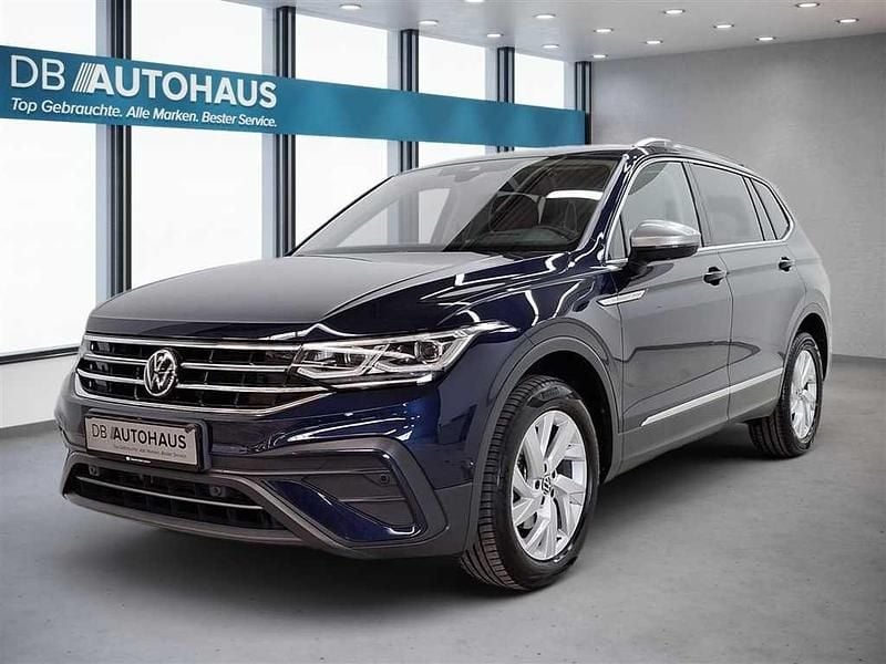 Blau Gebraucht 2023 VW Tiguan Allspace Life SUV | 30.550 € (Guter Preis) - Bild 1/4