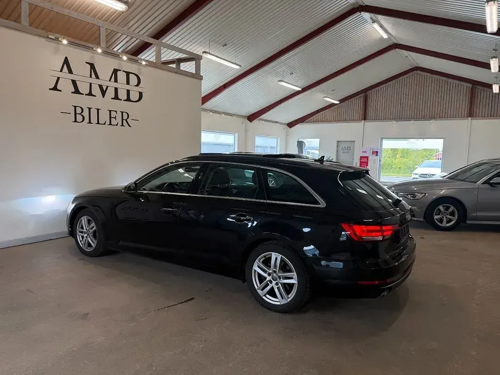 Gebraucht Audi A4 Sport 150 PS (110 kW) 2017 Schwarz Limousine