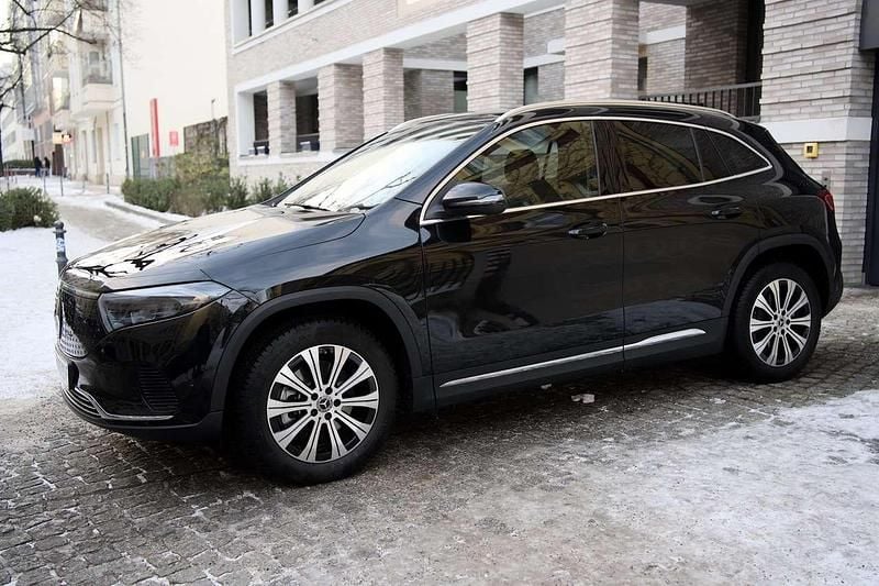 Gebraucht Mercedes EQA250 139 kW (190 PS) 2024 Schwarz SUV