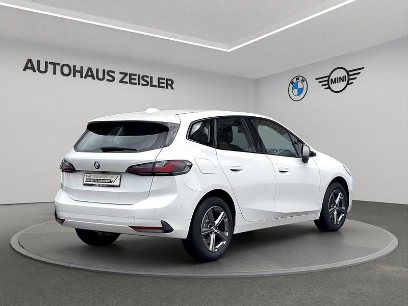 Gebraucht BMW 220 Active Tourer 156 PS (114 kW) 2025 Mineralweiß Van / Kleinbus