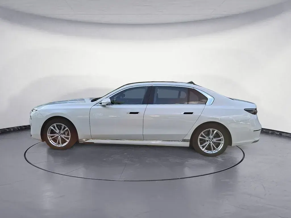 Gebraucht BMW i7 334 kW (455 PS) 2024 Weiß Limousine