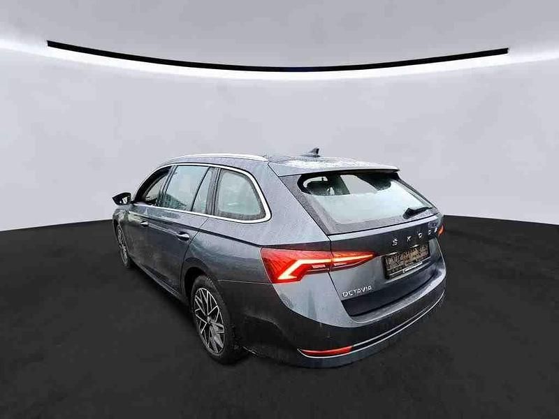 Gebraucht Skoda Octavia Style 150 PS (110 kW) 2021 Seda quartz/quartz grey Kombi