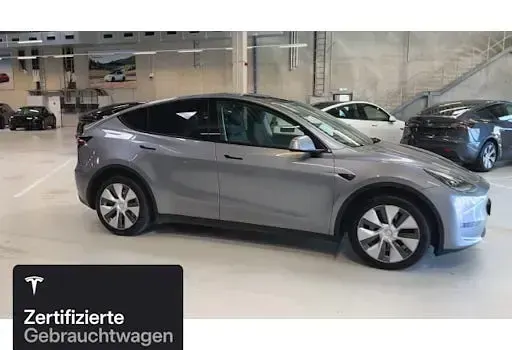 Second-hand Tesla Model Y 273 kW (372 CP) 2023 Argintiu SUV