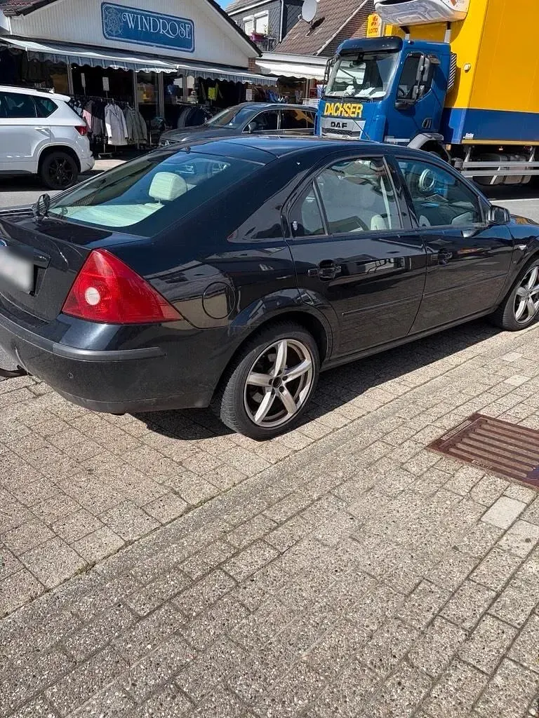 Gebraucht Ford Mondeo 170 PS (125 kW) 2001 Schwarz Limousine