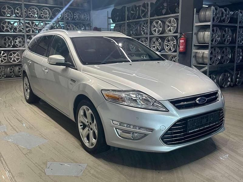 Usado Ford Mondeo Titanium 163 CV (119 kW) 2014 Plateado Familiar