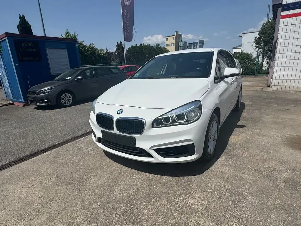Gebraucht BMW 220 Active Tourer Basis 192 PS (141 kW) 2015 Weiß Van / Kleinbus