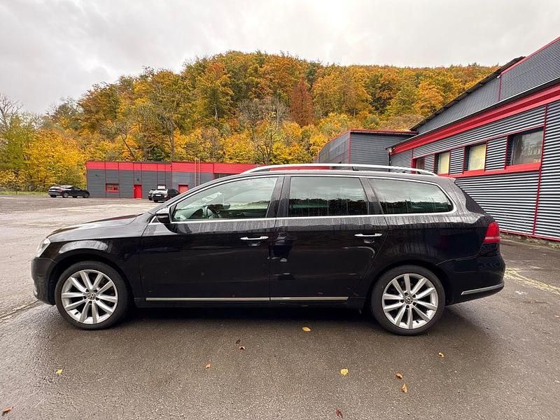 Gebraucht VW Passat Highline 211 PS (155 kW) 2012 Schwarz Kombi