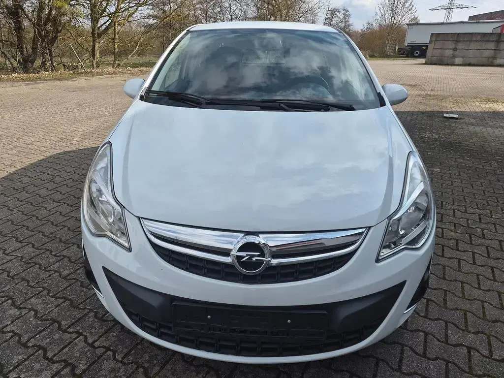 Gebraucht Opel Corsa Satellite 69 PS (50 kW) 2011 Weiß Kleinwagen