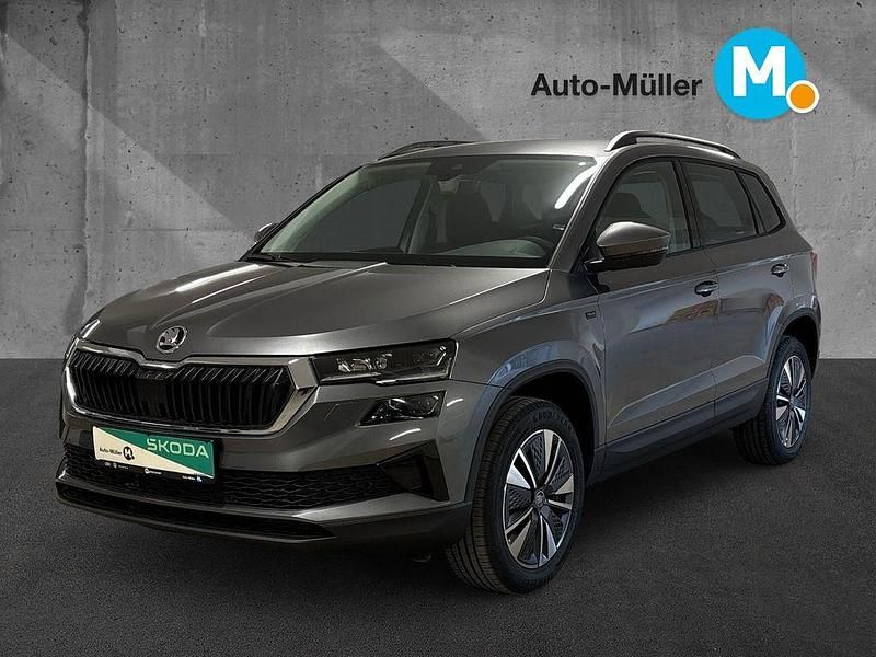 Grau Neu 2026 Skoda Karoq Tour SUV | 36.539 € (Fairer Preis) - Bild 1/4