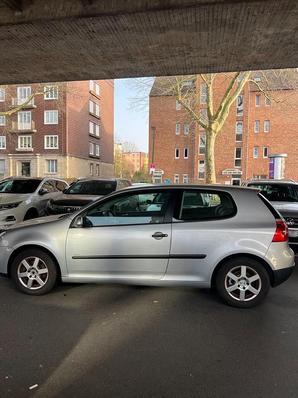 Gebraucht VW Golf Edition 122 PS (89 kW) 2008 Silber Coupé