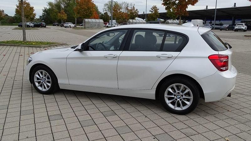 Gebraucht BMW 114 Advantage 102 PS (75 kW) 2012 Weiß Kleinwagen