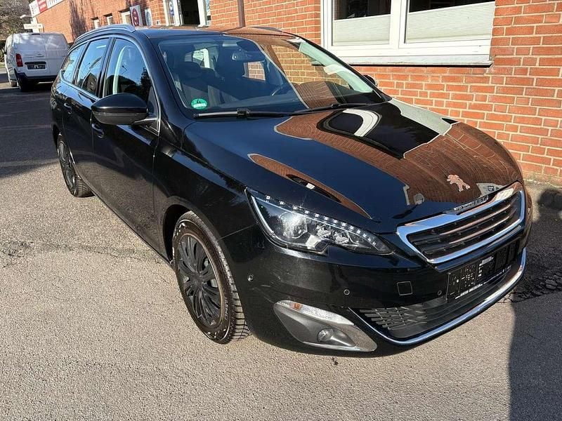 Gebraucht Peugeot 308 Allure 120 PS (88 kW) 2017 Schwarz Kombi