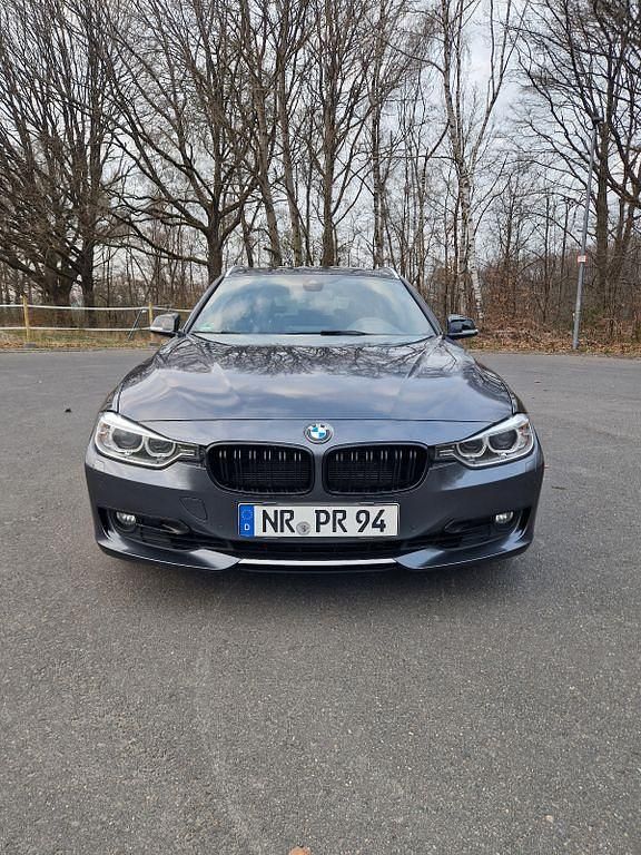 Gebraucht BMW 325 Comfort Edition 218 PS (160 kW) 2014 Grau Kombi