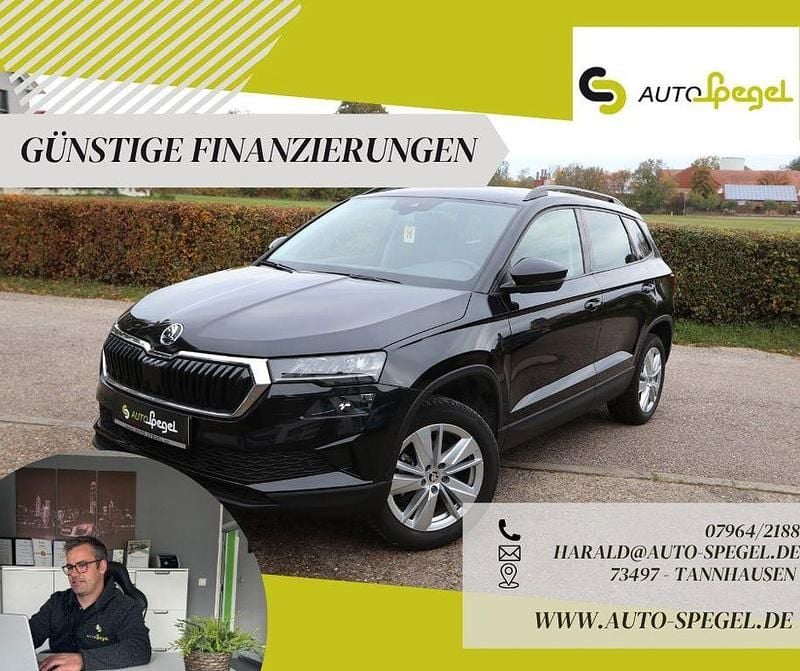 Cerna magic/black magic Gebraucht 2024 Skoda Karoq Selection SUV | 23.990 € (Superpreis) - Bild 1/4