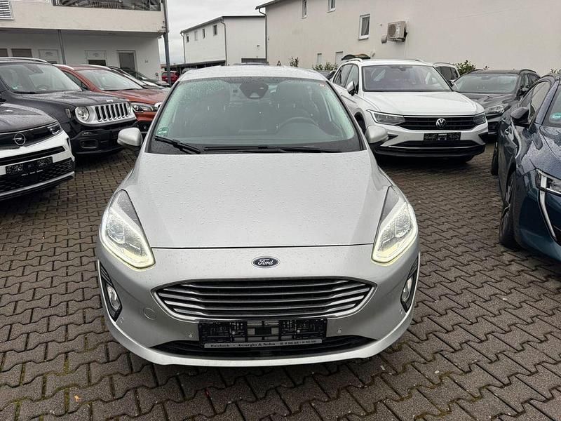 Gebraucht Ford Fiesta Titanium 101 PS (74 kW) 2017 Silber Limousine
