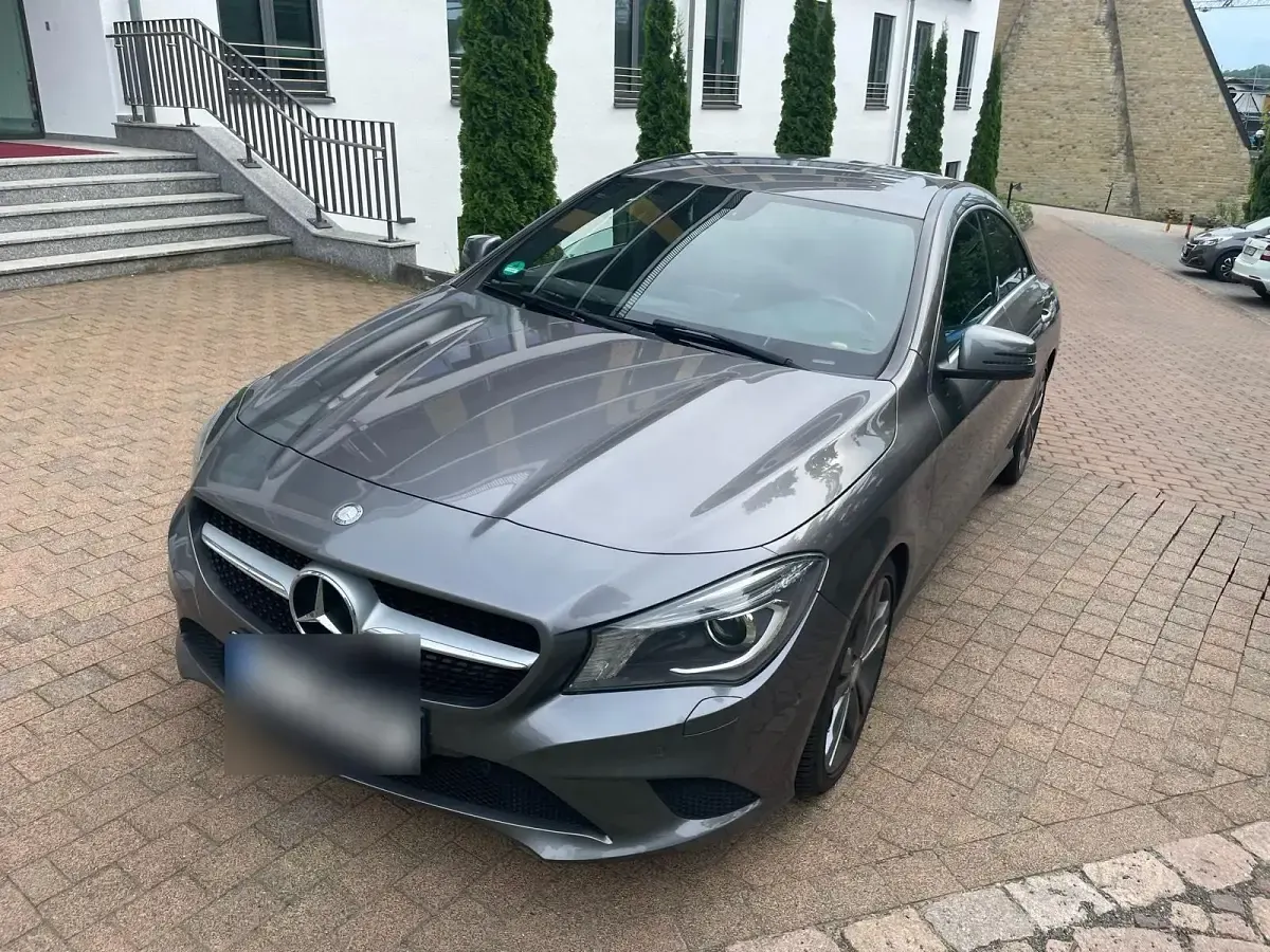 Gebraucht Mercedes CLA200 156 PS (114 kW) 2015 Grau Coupé