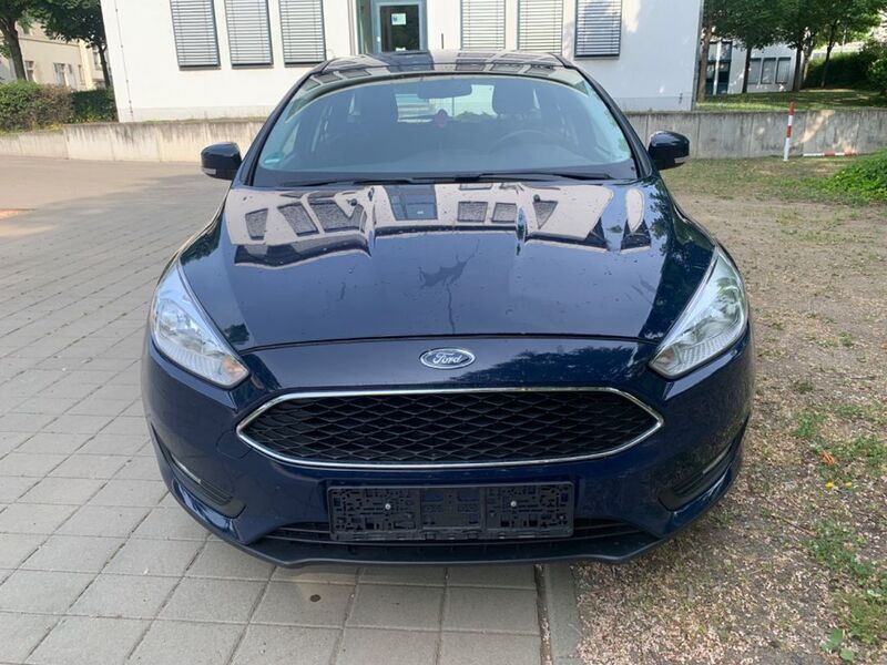 Blau Gebraucht 2018 Ford Focus Business Edition Limousine | 7.999 € (Superpreis) - Bild 1/4