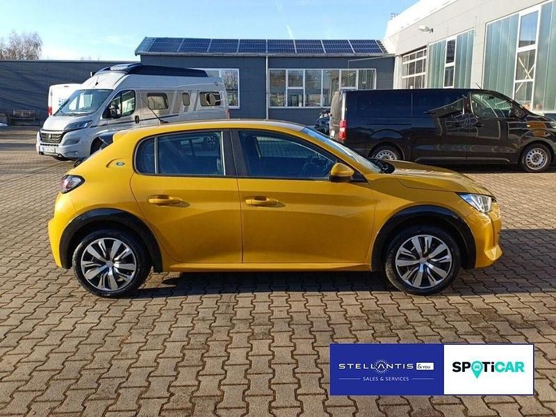 Gebraucht Peugeot e-208 Active 100 kW (136 PS) 2021 Gelb Kleinwagen