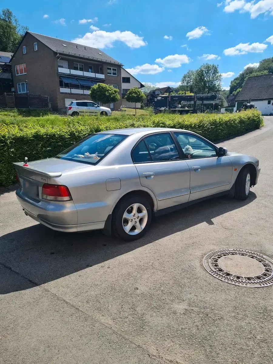 Gebraucht Mitsubishi Galant 136 PS (100 kW) 1998 Silber Limousine