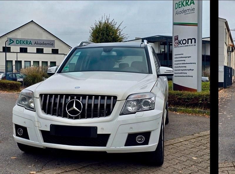 Schwarz Gebraucht 2009 Mercedes GLK350 SUV | 12.950 € - Bild 1/4