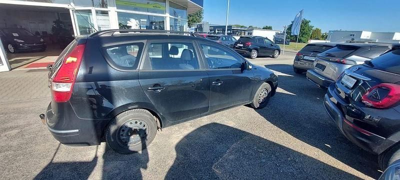 Gebraucht Hyundai i30 Comfort 116 PS (85 kW) 2008 Schwarz Kombi
