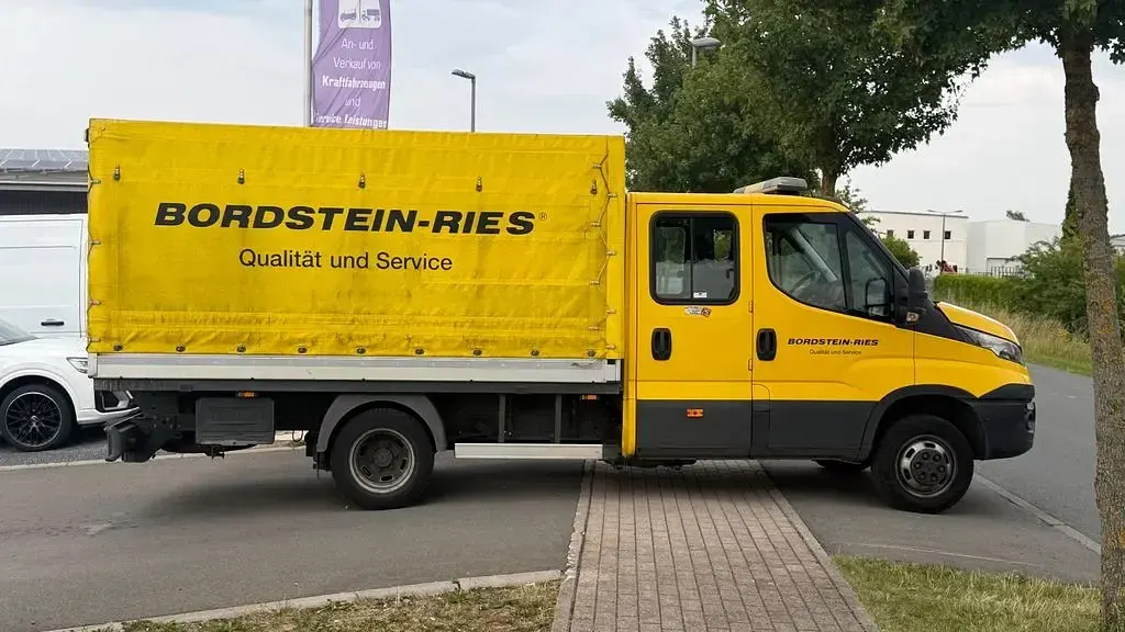 Gebraucht Iveco Daily 179 PS (131 kW) 2017 Gelb Limousine