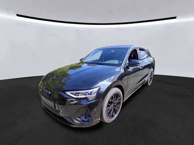 Mythosschwarz metallic Gebraucht 2022 Audi e-tron Black Edition SUV | 33.690 € (Superpreis) - Bild 1/2