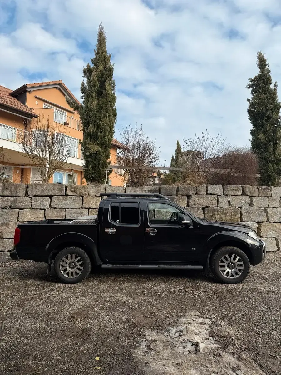 Gebraucht Nissan Navara 231 PS (169 kW) 2012 Schwarz Pickup