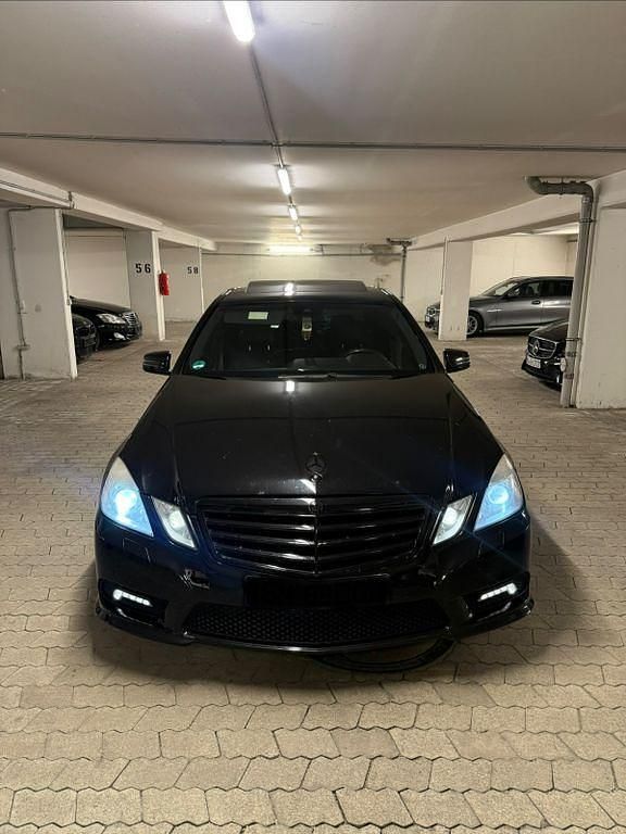 Usata Mercedes E250 Avantgarde 204 CV (150 kW) 2011 Nero Berlina