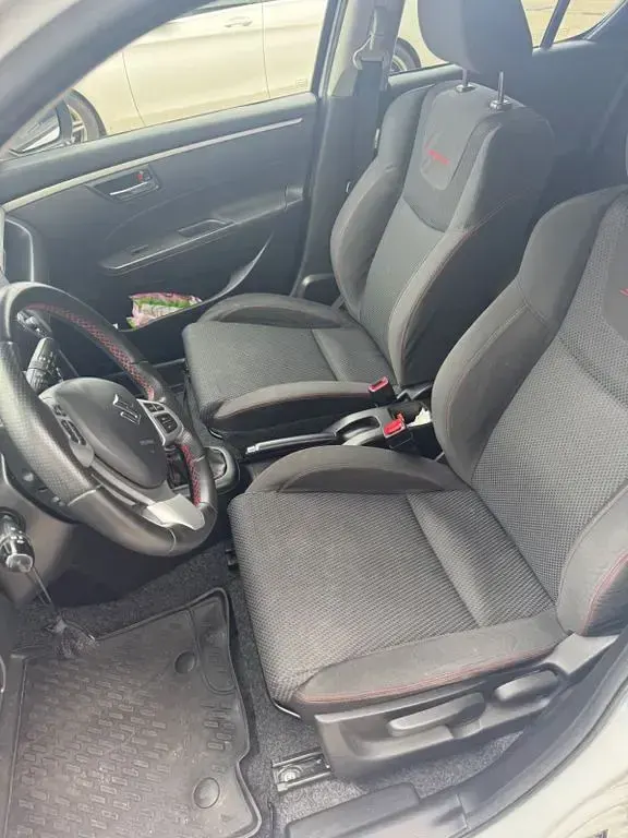 Gebraucht Suzuki Swift Sport 136 PS (100 kW) 2014 Weiß Kleinwagen