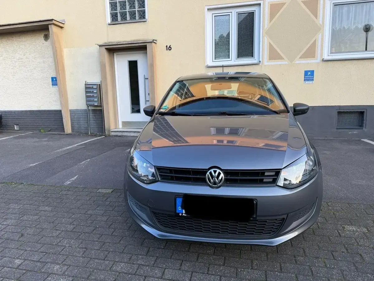 Gebraucht VW Polo 69 PS (50 kW) 2010 Grau Kleinwagen
