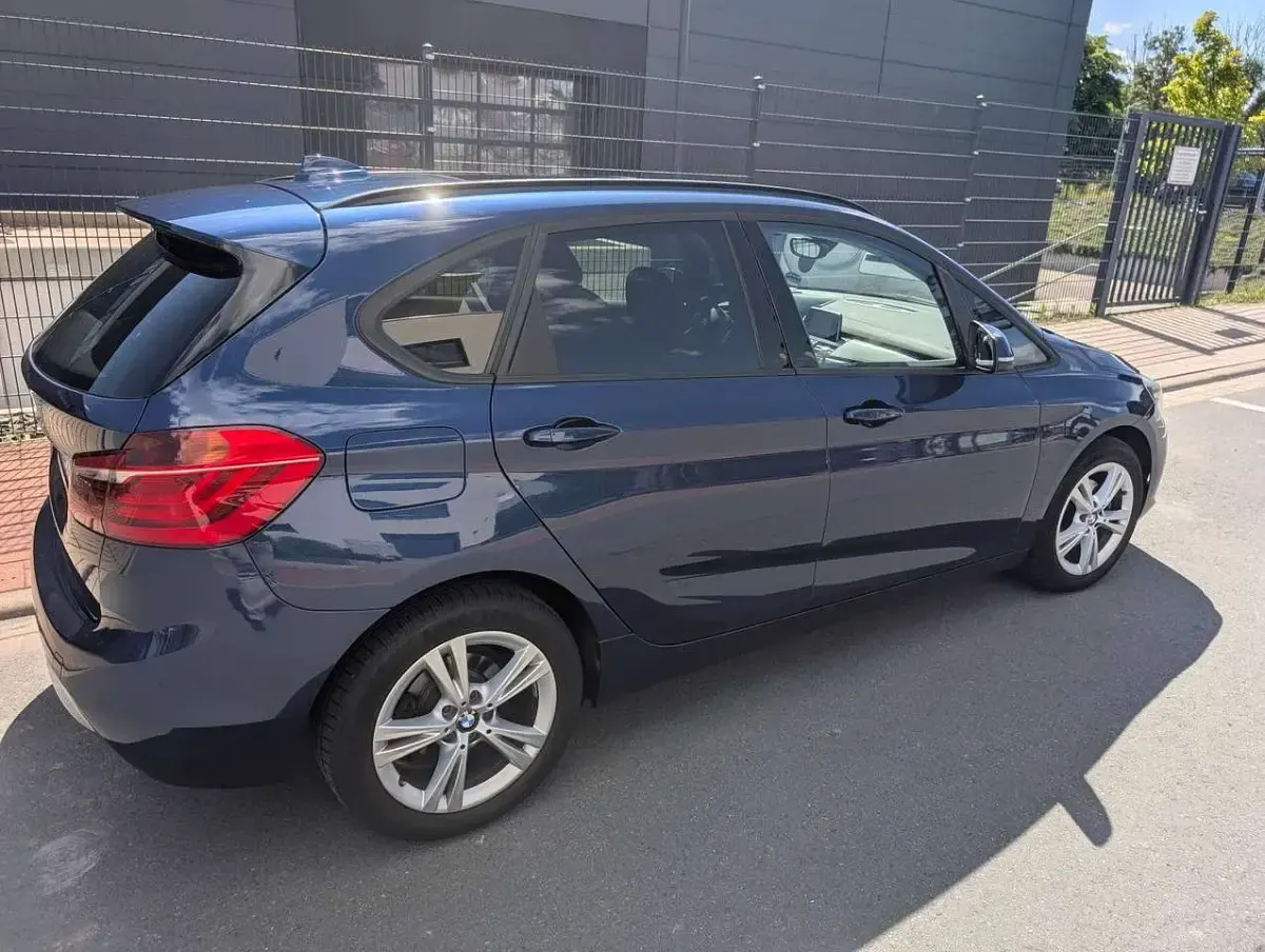 Gebraucht BMW 218 Active Tourer Advantage 150 PS (110 kW) 2016 Blau Van / Kleinbus