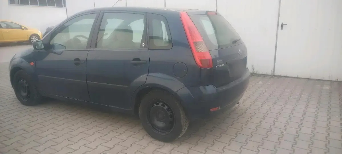 Usata Ford Fiesta 70 CV (51 kW) 2003 Blu Utilitaria
