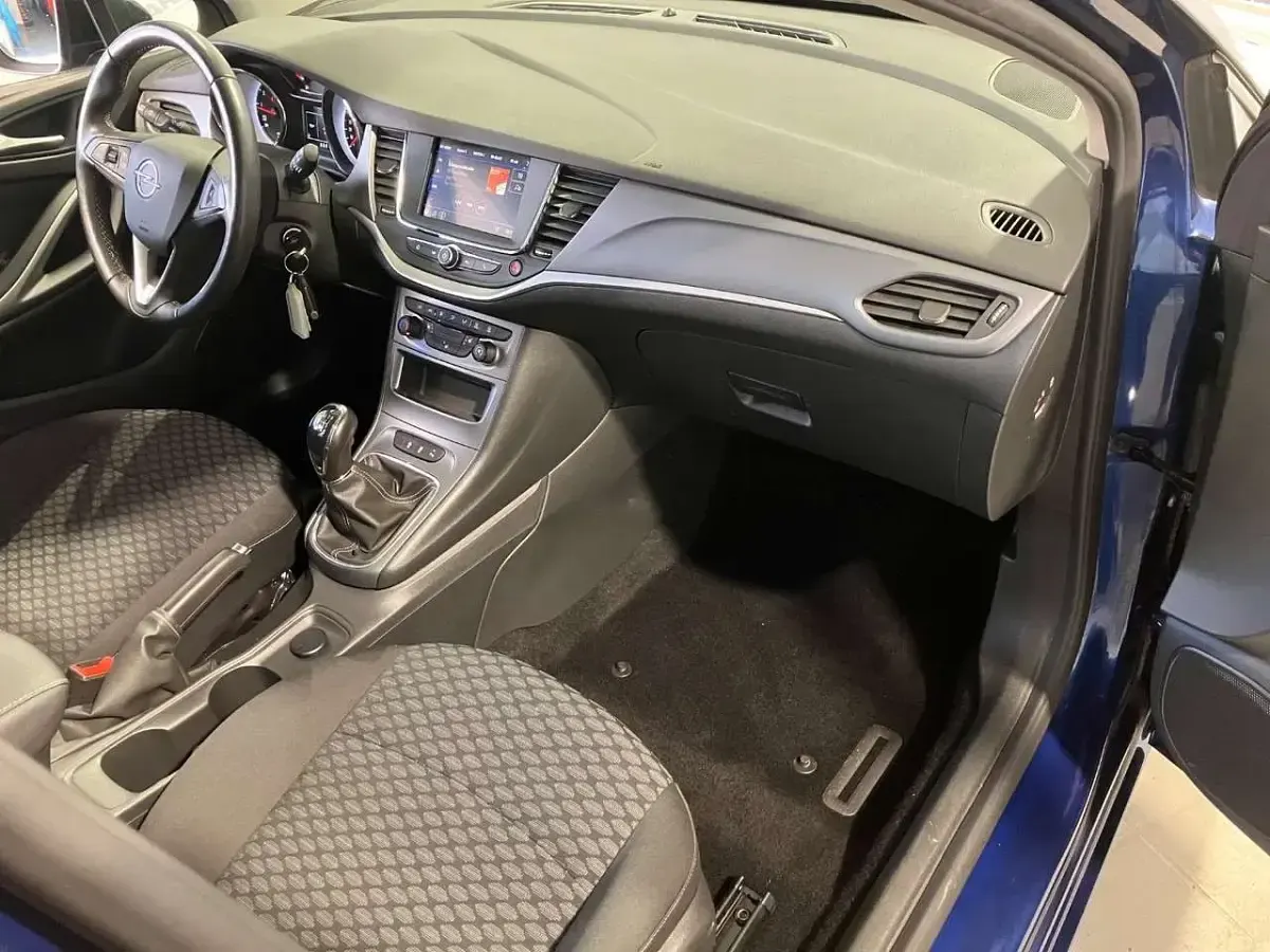 Używany Opel Astra 131 KM (96 kW) 2019 Niebieski Kombi