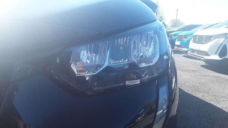 Gebraucht Peugeot e-208 Allure 100 kW (136 PS) 2020 Schwarz Kleinwagen