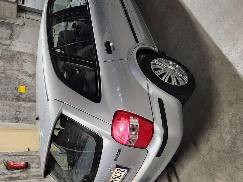 Gebraucht Mazda 323F Active 88 PS (64 kW) 1999 Silber Limousine