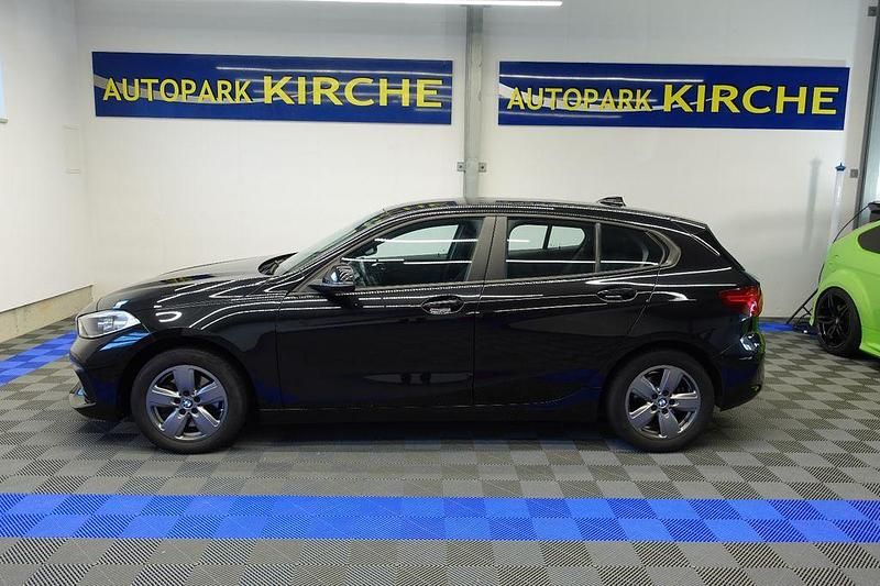 Schwarz Gebraucht 2019 BMW 118 Advantage Kleinwagen | 15.900 € (Guter Preis) - Bild 1/4